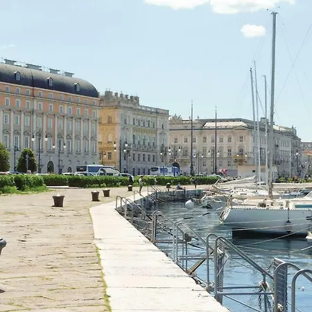 Casa Delle Mura Триест